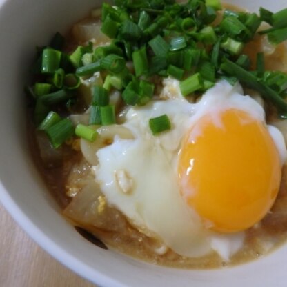 うどんが見えてませんが…冷蔵庫にある野菜もたくさん加えて、あったか味噌煮込みうどんおいしかったです♪